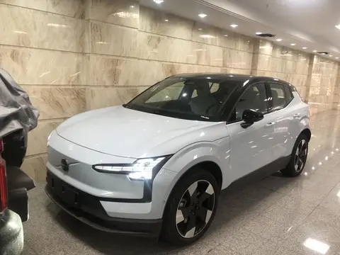 ولوو، EX30