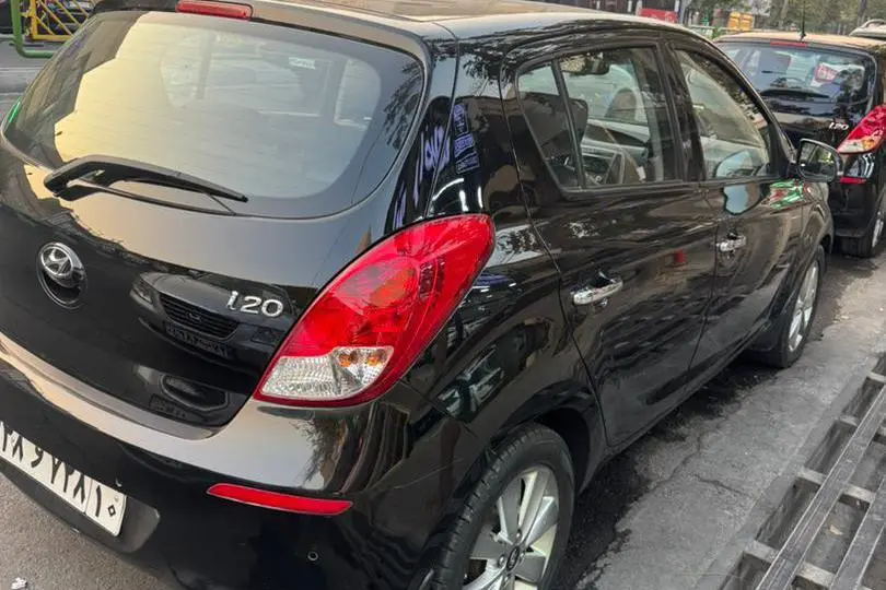 هیوندای،  i20