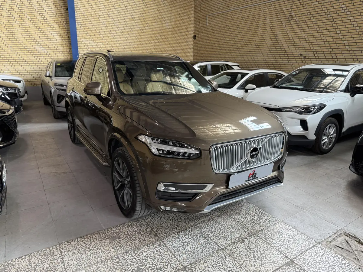 ولوو،  XC90