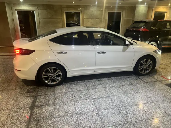 هیوندای، النترا