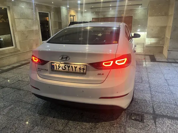 هیوندای، النترا