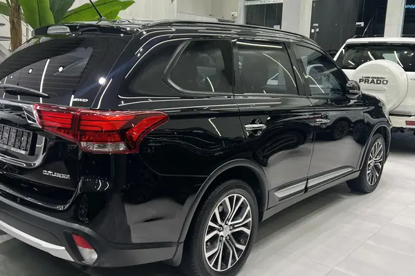 میتسوبیشی، اوتلندر