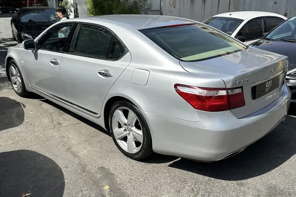 لکسوس  LS