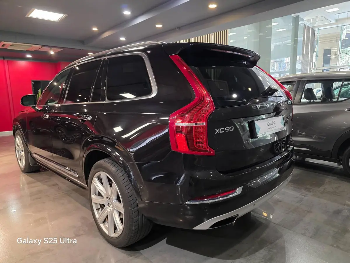 ولوو  XC90