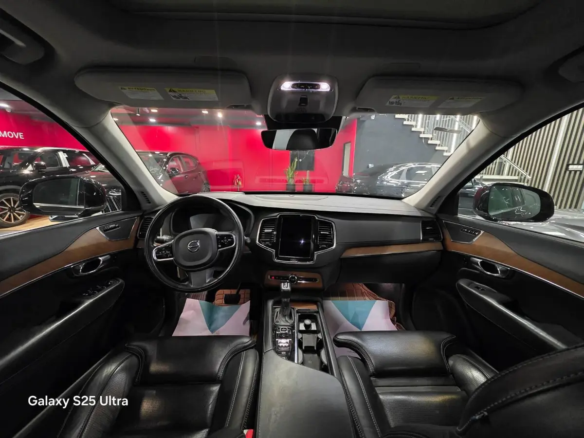ولوو  XC90