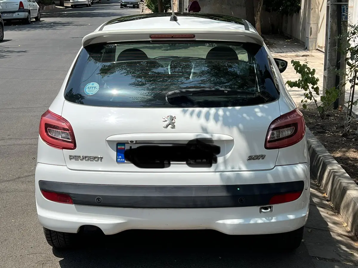 پژو،  207