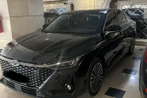فونیکس، آریزو 8 هیبرید (Z8 PHEV)