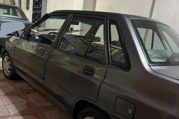 پراید، صندوق دار