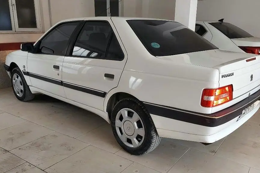 پژو،  405