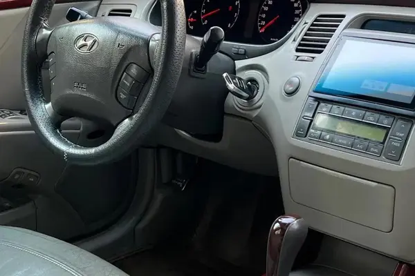 هیوندای، آزرا (گرنجور)