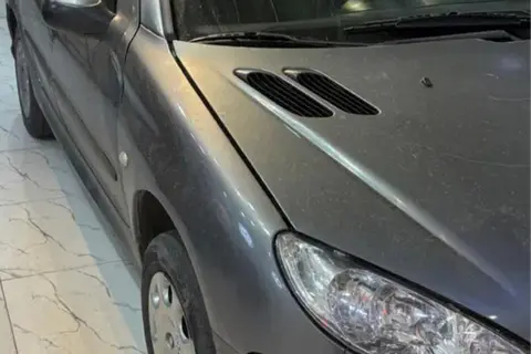 پژو، 206