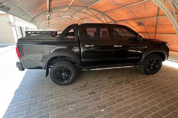 کی ام سی  T8