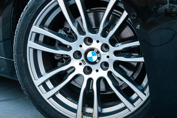 ب ام و، سری 3 سدان