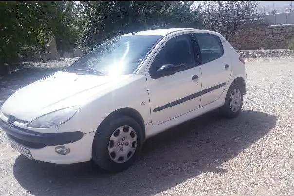 پژو،  206