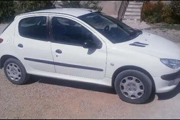 پژو،  206