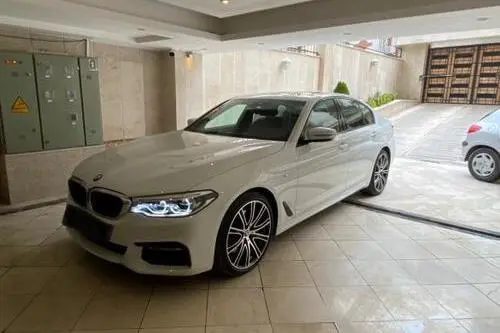 ب ام و، سری 5 سدان