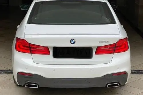 ب ام و، سری 5 سدان