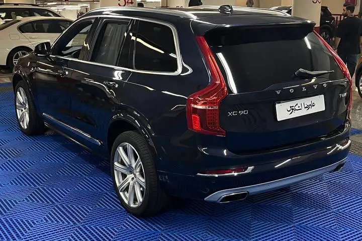 ولوو،  XC90