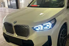 ب ام و، iX1