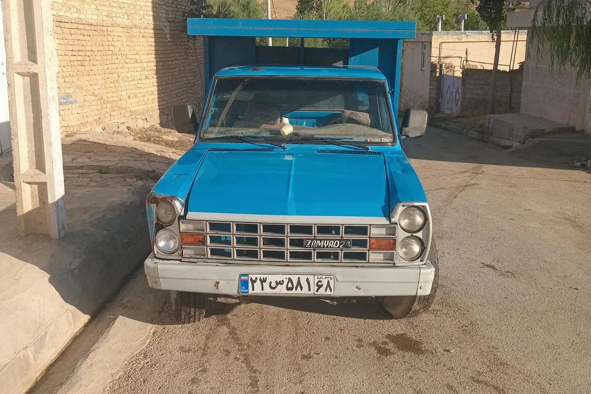 زامیاد،  وانت نیسان