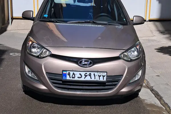 هیوندای  i20