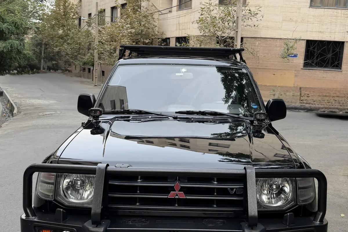 میتسوبیشی،  پاجرو چهار در