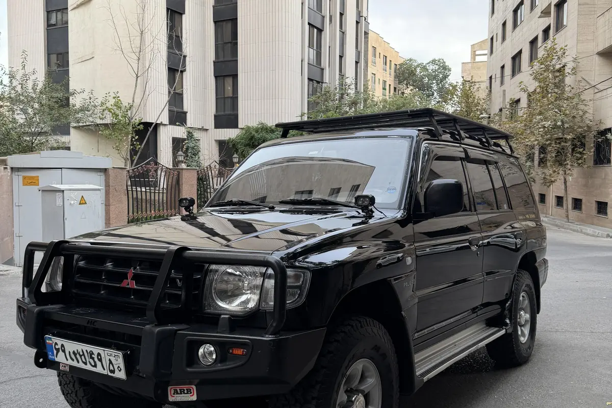 میتسوبیشی،  پاجرو چهار در