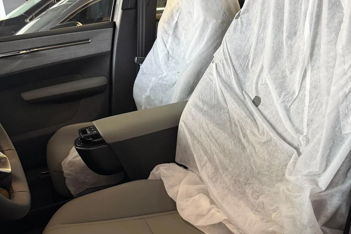 ولوو  EX30