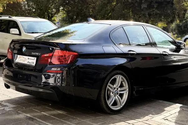 ب ام و، سری 5 سدان