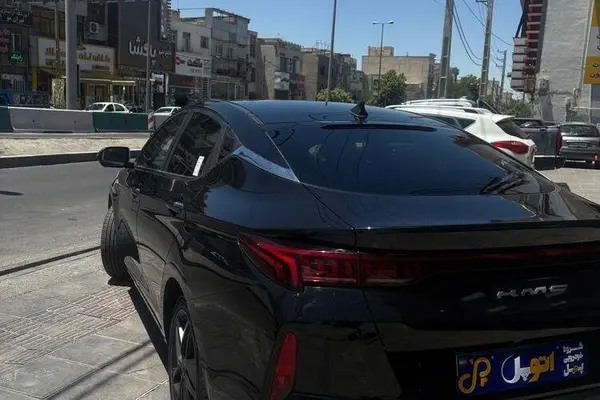 کی ام سی  J7