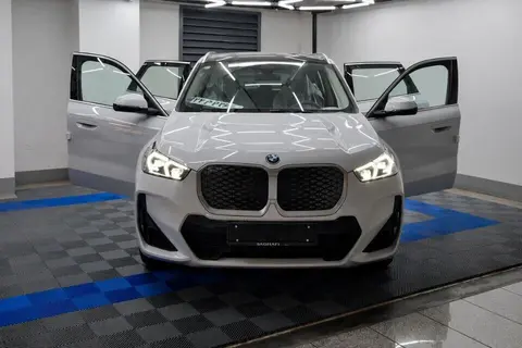 ب ام و، iX1