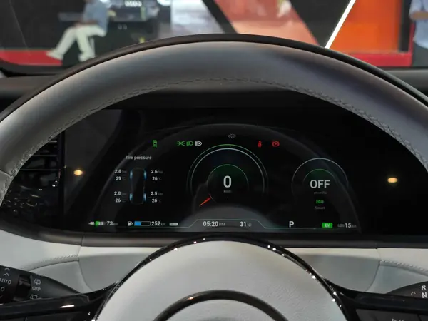 حواله وویا، فری