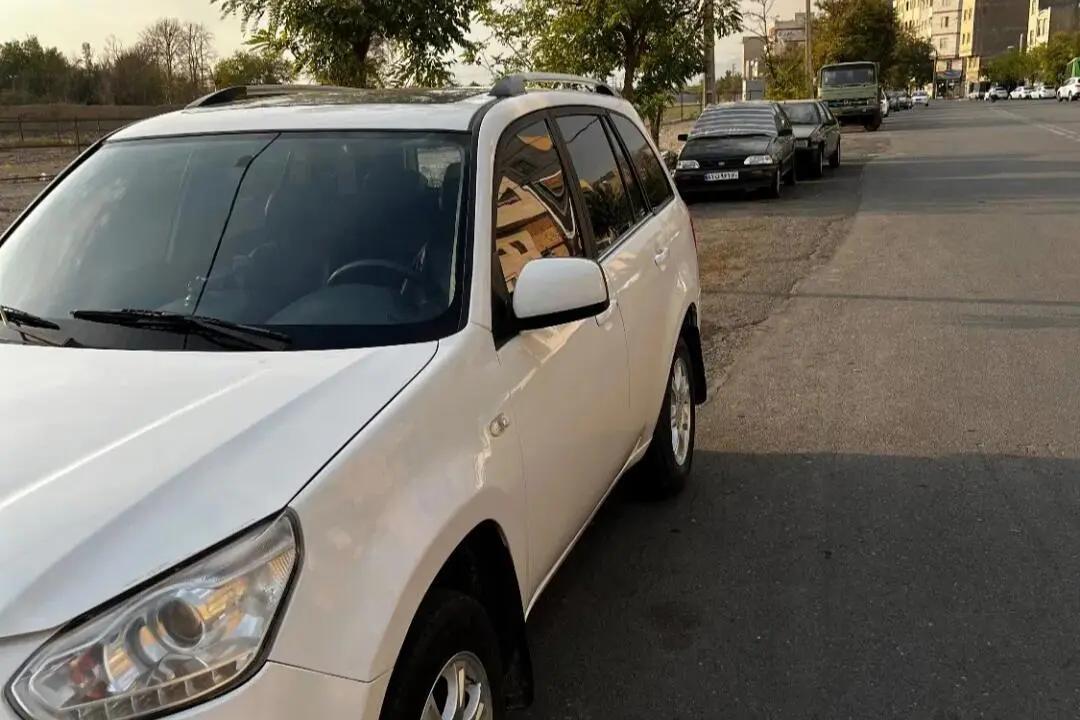 ام وی ام،  X33