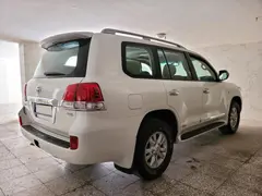 تویوتا، لندکروز چهار در