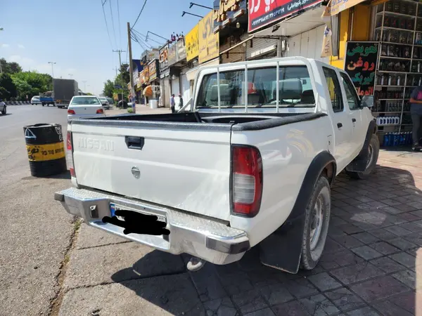 نیسان، پیکاپ دو کابین