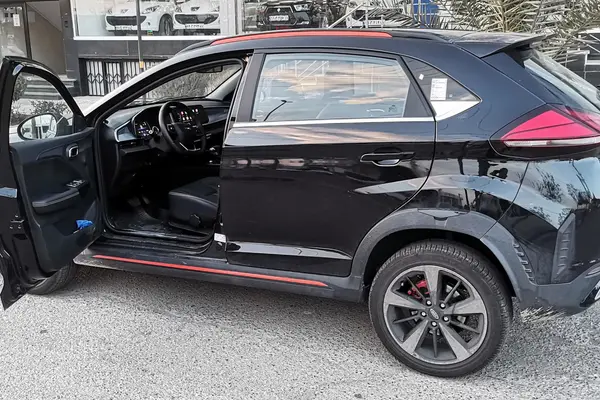 ام وی ام، X33 کراس