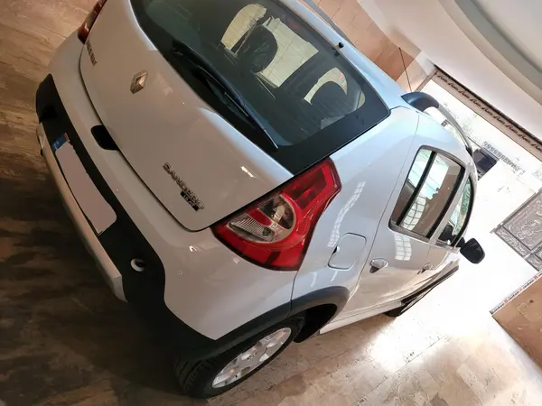 رنو، ساندرو استپ وی