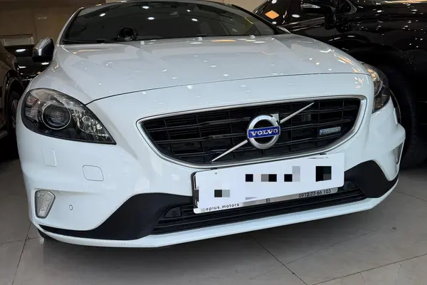 ولوو  V40