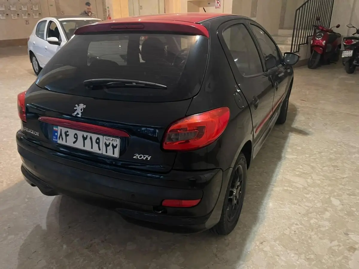 پژو،  207