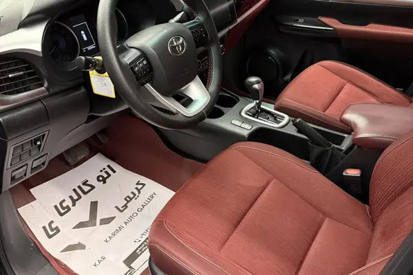 تویوتا، هایلوکس دو کابین