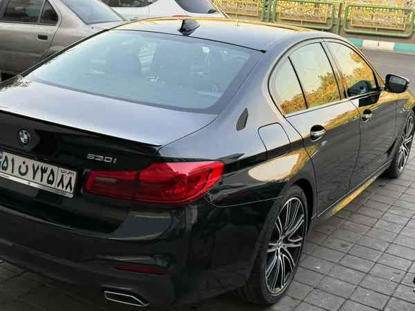 ب ام و، سری 5 سدان