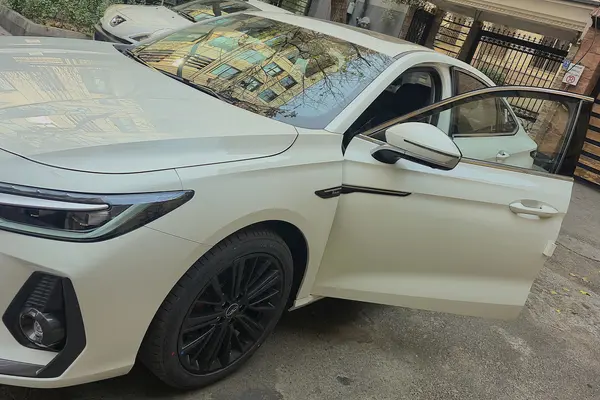 فونیکس، آریزو 8 (Z8)