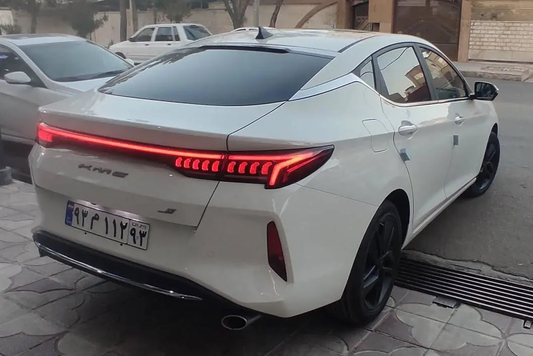کی ام سی  J7
