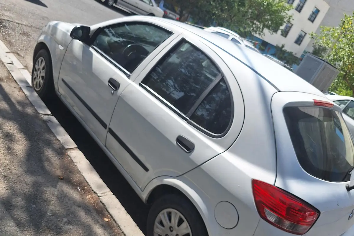تیبا،  هاچ بک