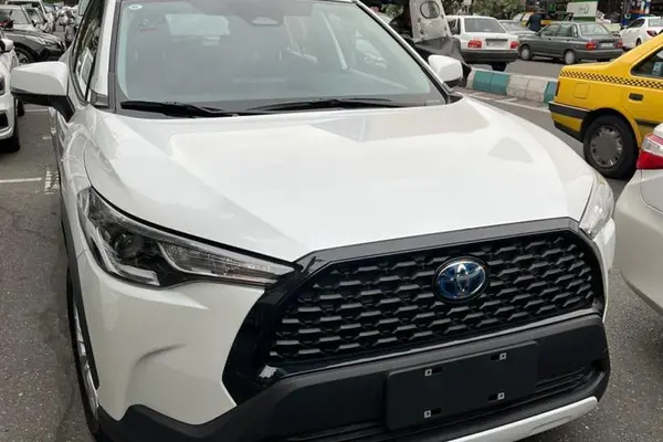 تویوتا، کرولا کراس هیبرید