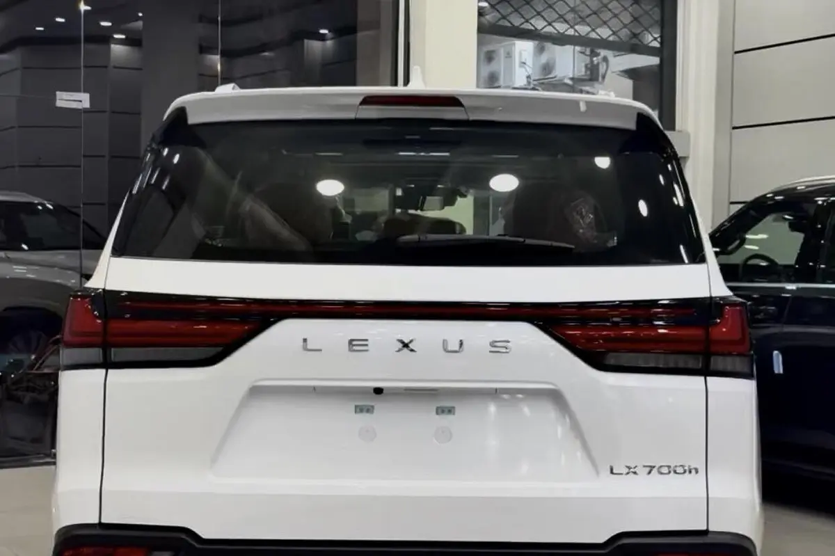 لکسوس،  LX