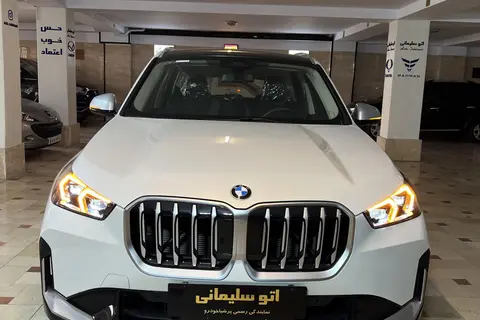 ب ام و، X1