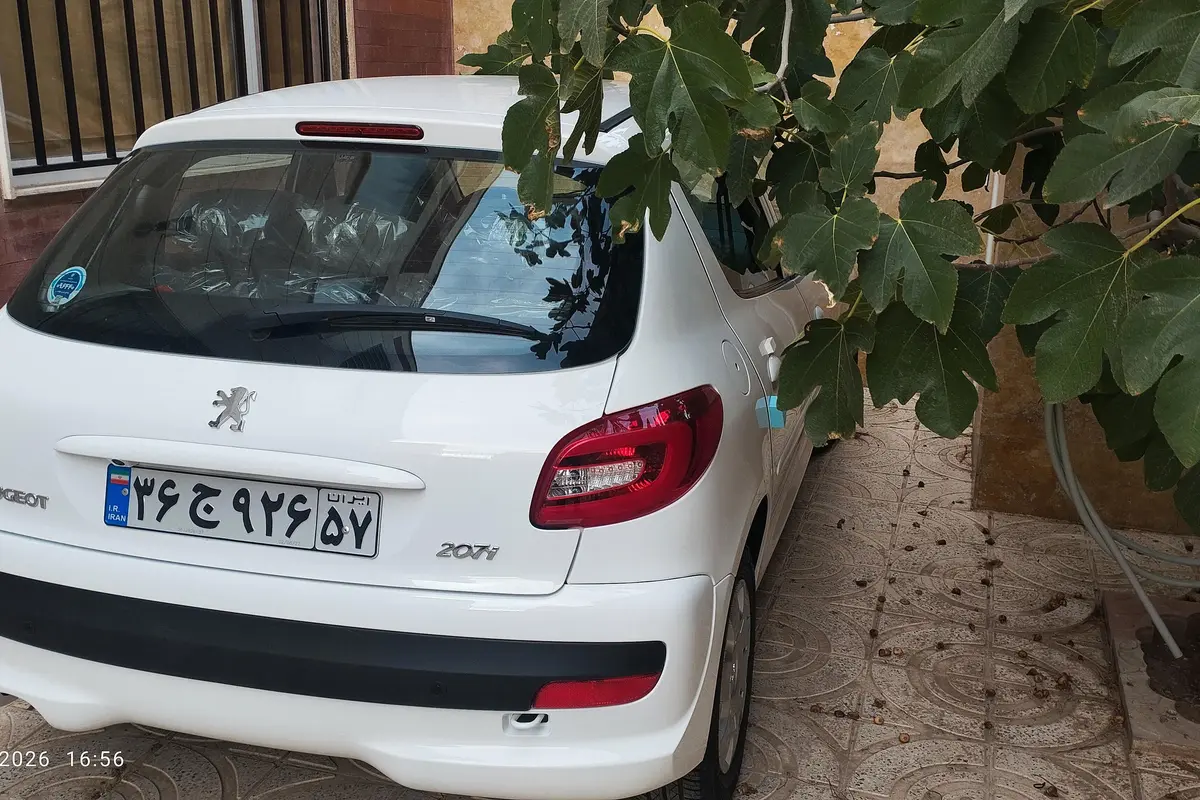 پژو،  207