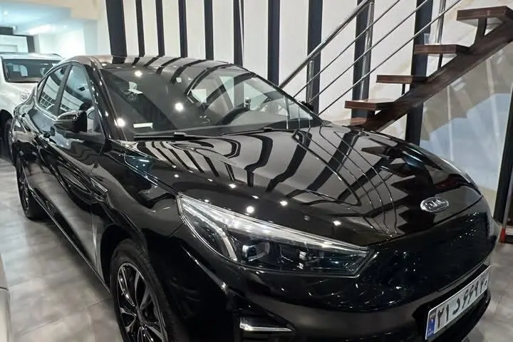 کی ام سی،  J7