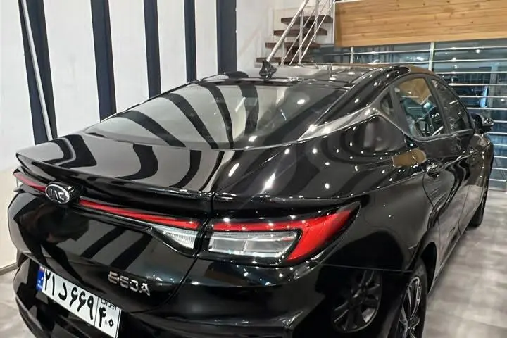 کی ام سی،  J7